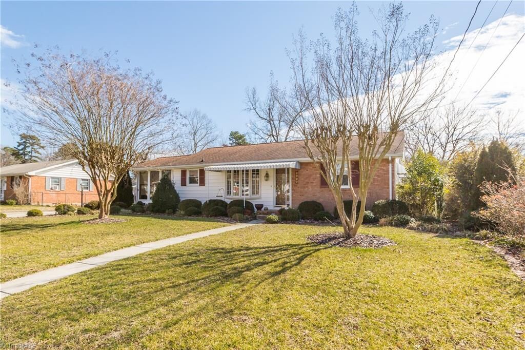 Property Photo:  2007 Urban Drive  NC 27403 