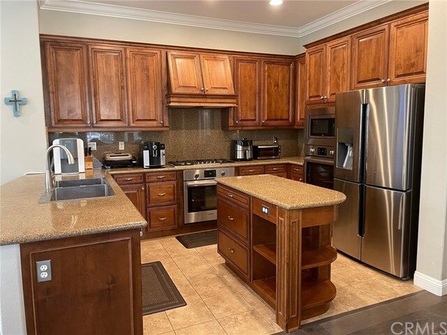 Property Photo: 6 Carpenteria CA 92602