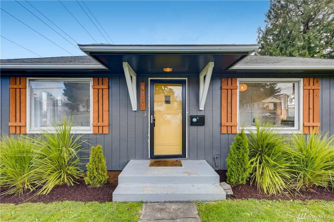 Property Photo:  4801 S D St  WA 98408 