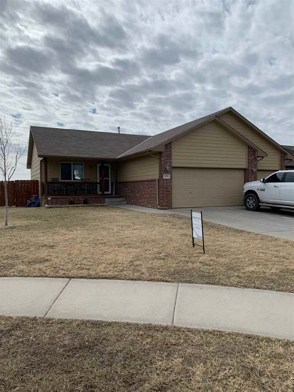 Property Photo:  251 W Sunrise Cir  KS 67133 