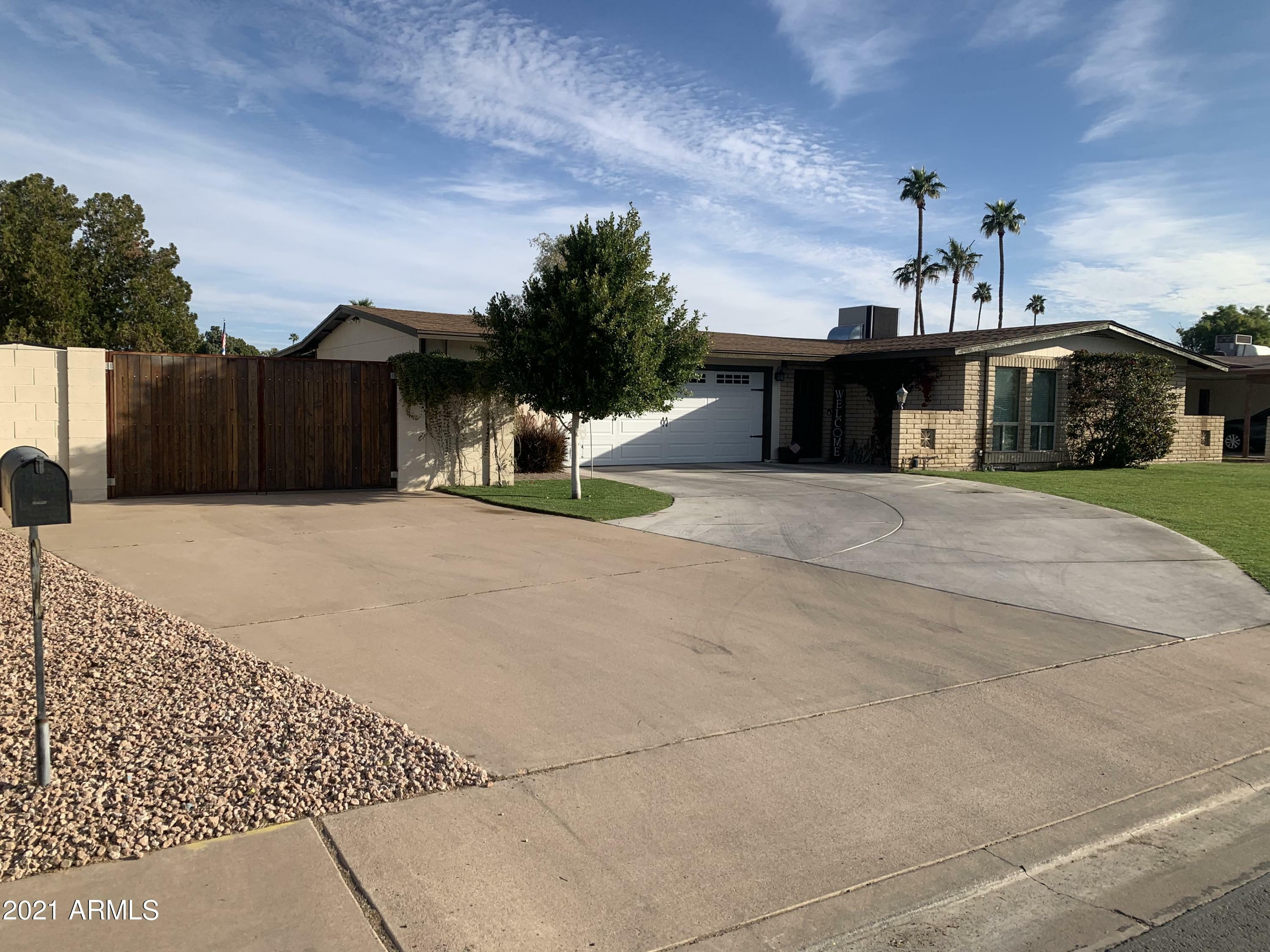 Property Photo:  2064 E Evergreen Street  AZ 85213 