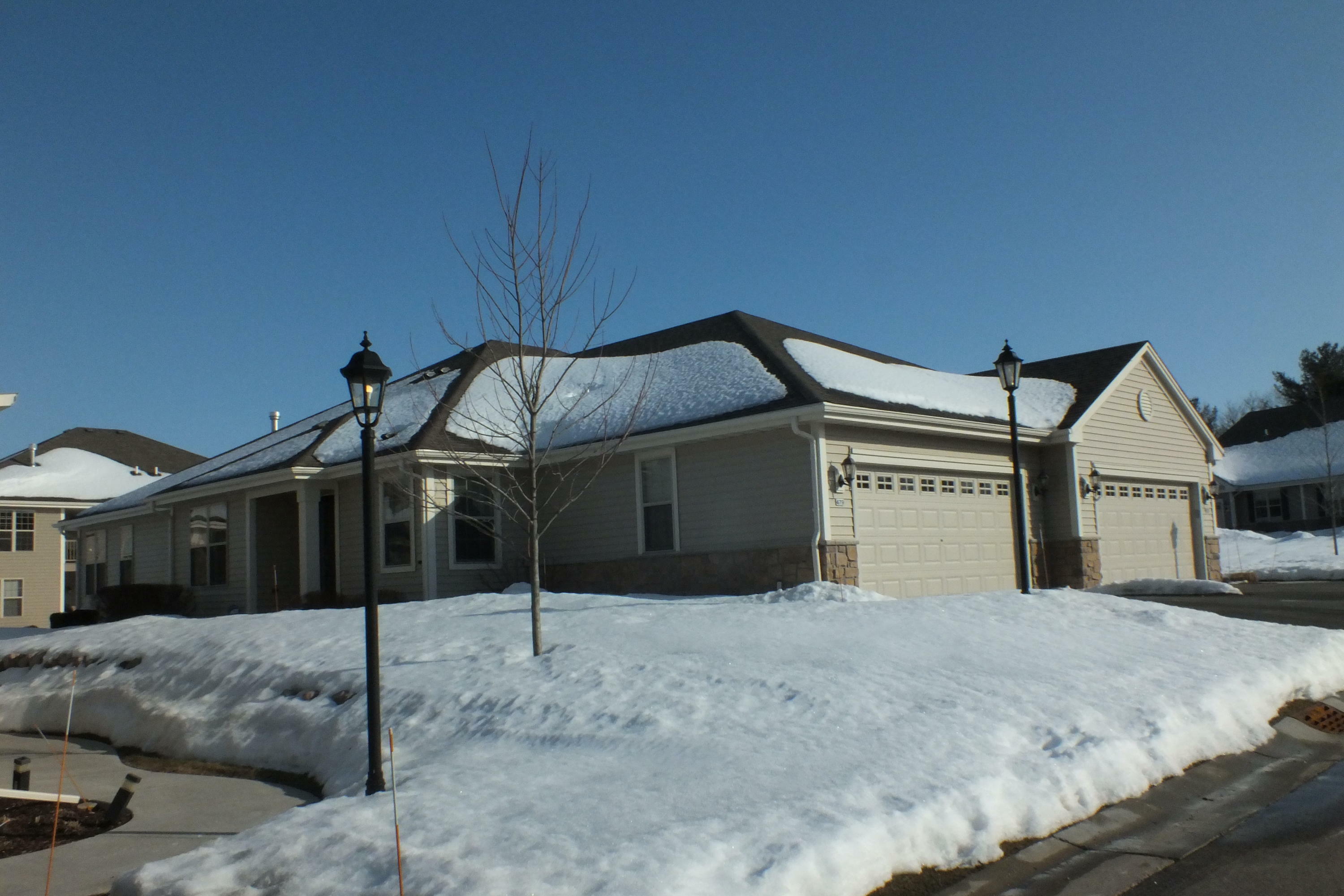 Property Photo: 479 Woodfield Cir WI 53185