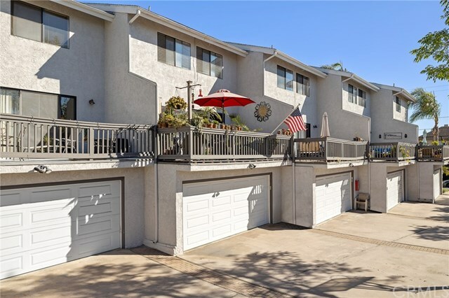 Property Photo:  2109 Clark Lane D  CA 90278 