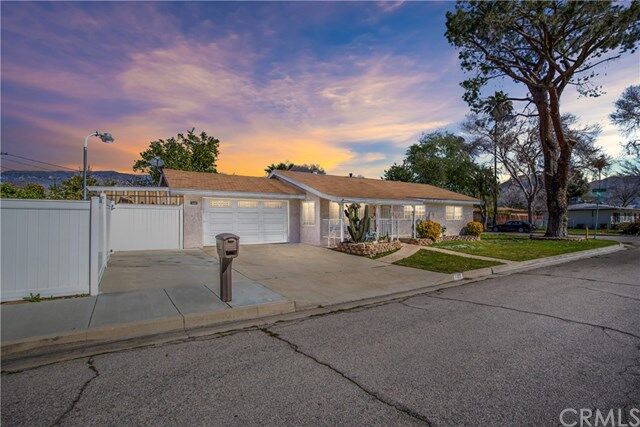 Property Photo:  1122 Holly Vista Boulevard  CA 92404 