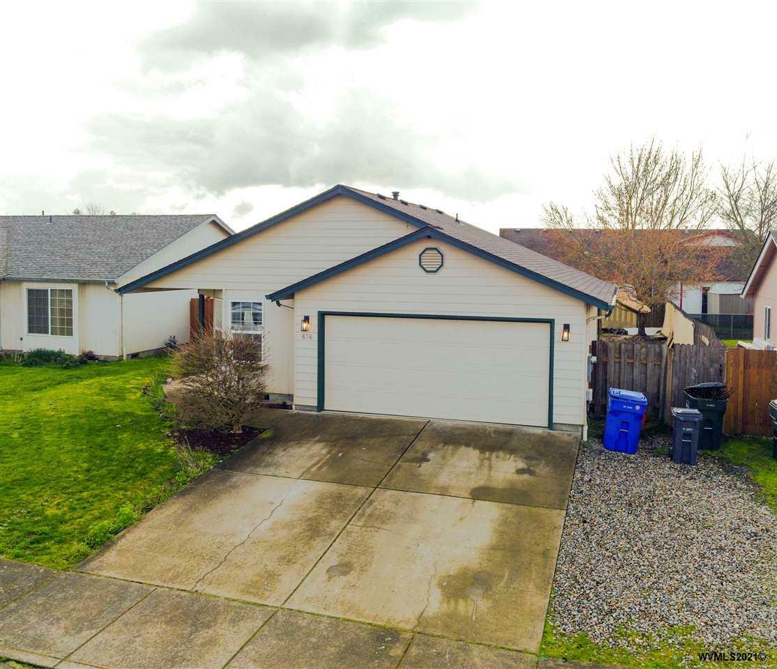 Property Photo: 676 S Sunrise Dr OR 97352