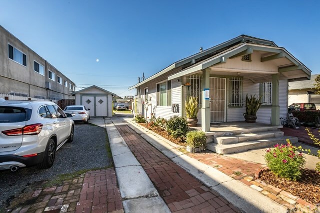 Property Photo:  1365 Dawson Avenue  CA 90804 