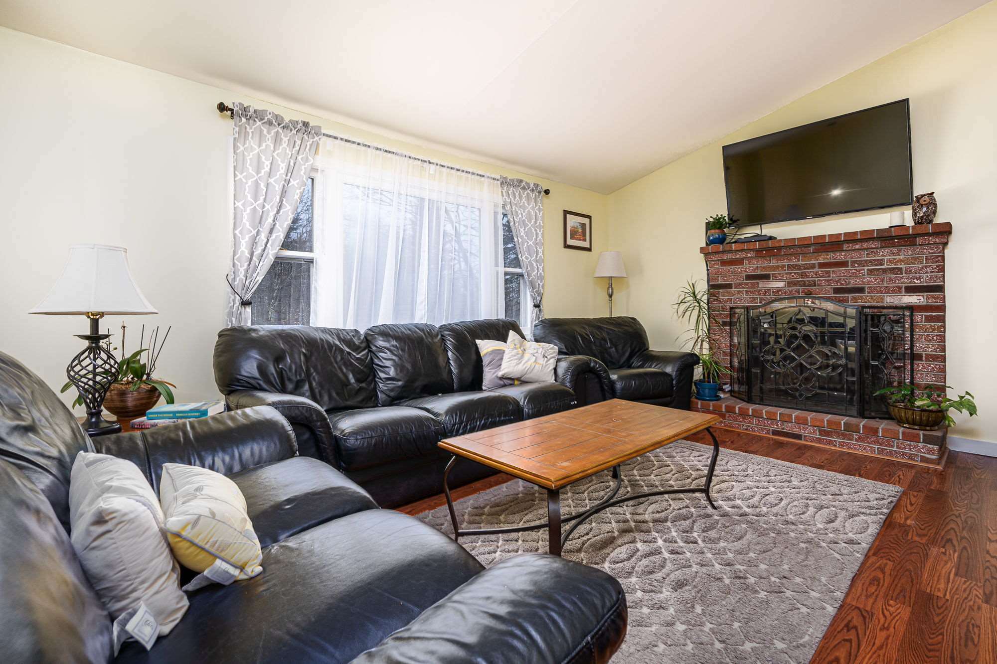 Property Photo:  5 Walnut Hill Drive  NH 03077 