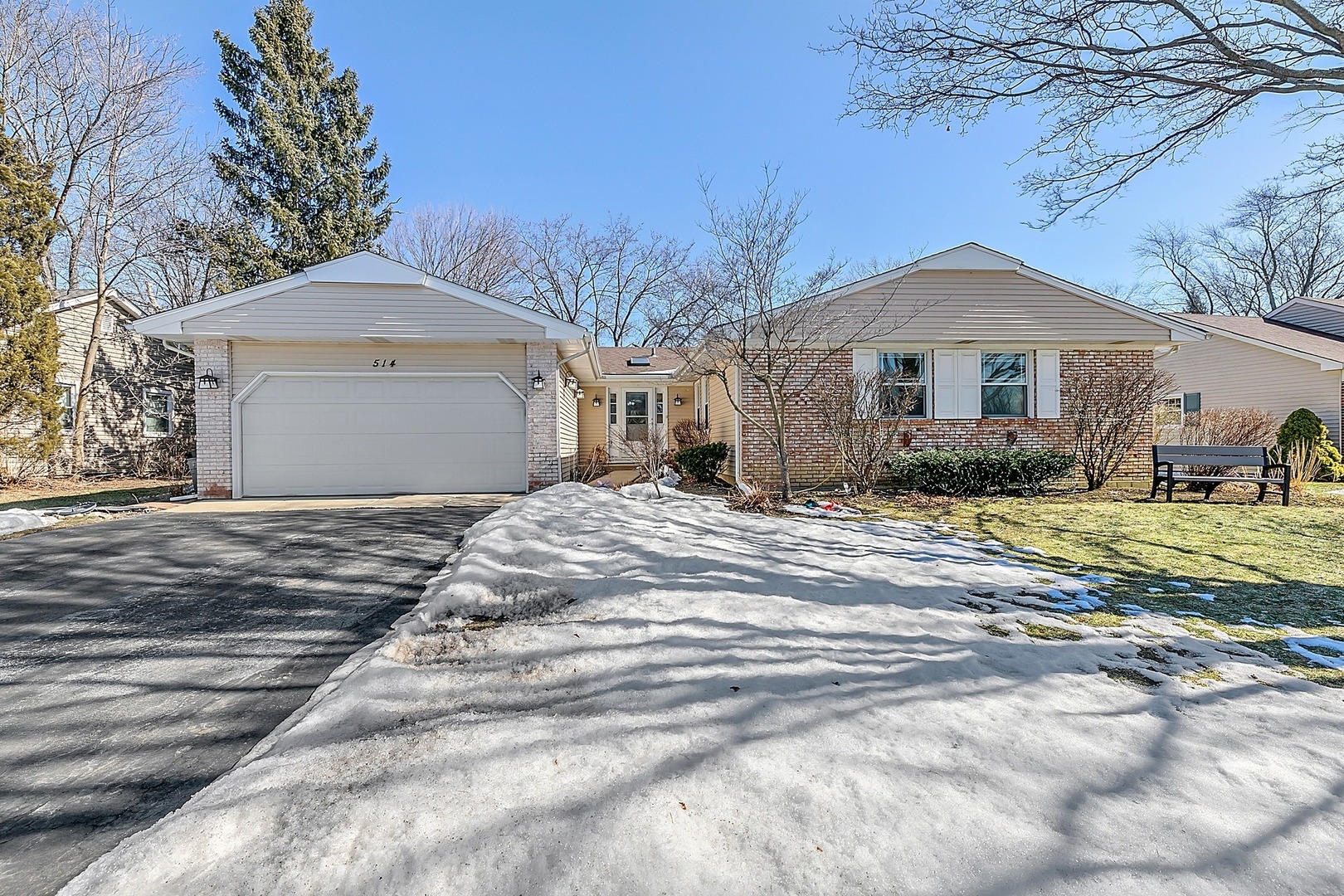 Property Photo: 514 Arborgate Lane IL 60089