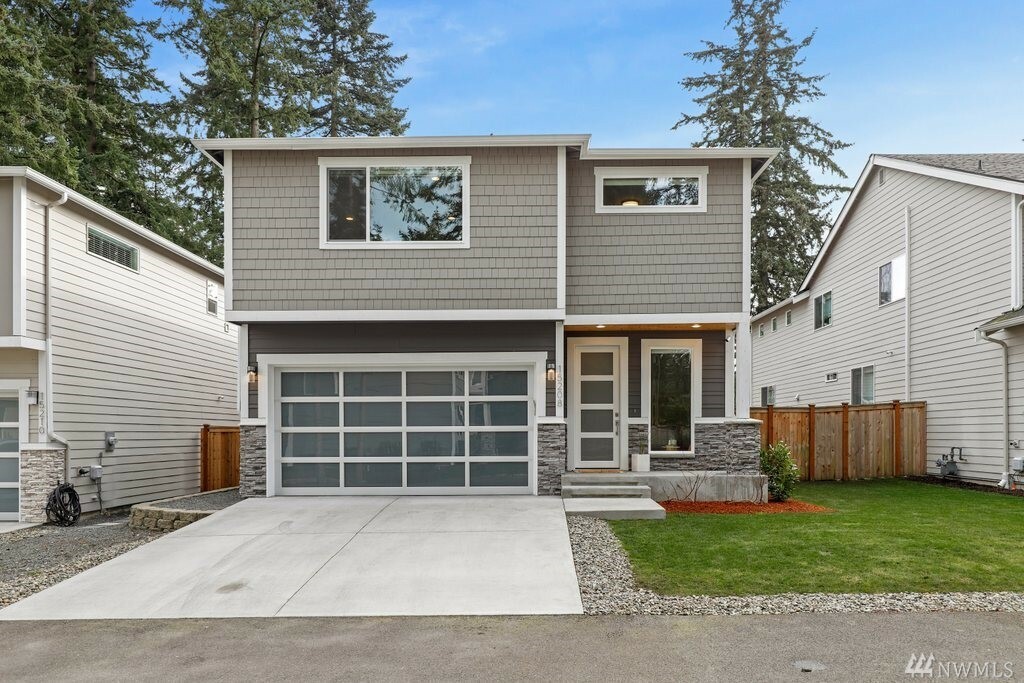 Property Photo:  15208 Dayton Ave N  WA 98133 