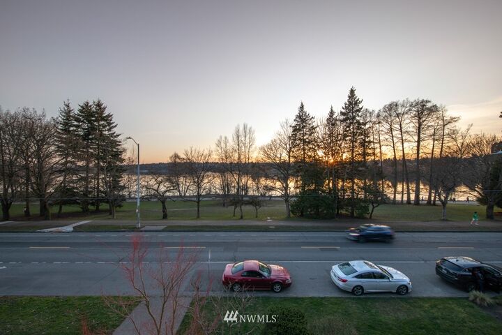 Property Photo: 7658 E Green Lake Drive N WA 98103