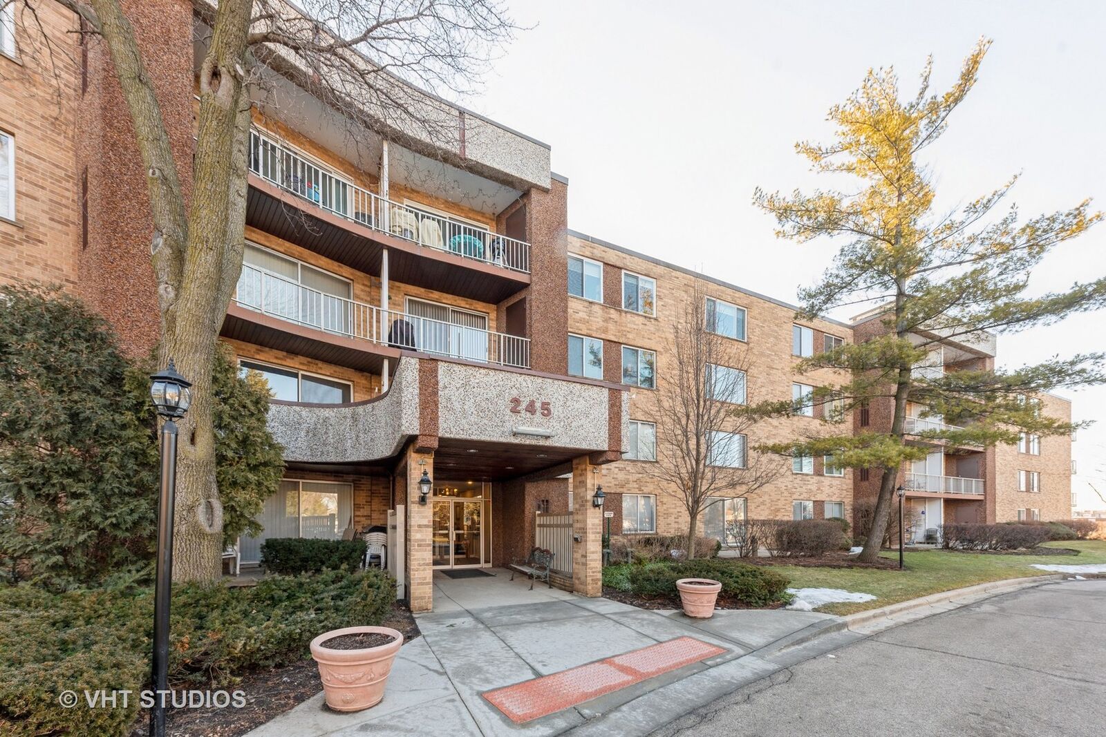 Property Photo:  245 S Park Lane 109  IL 60074 