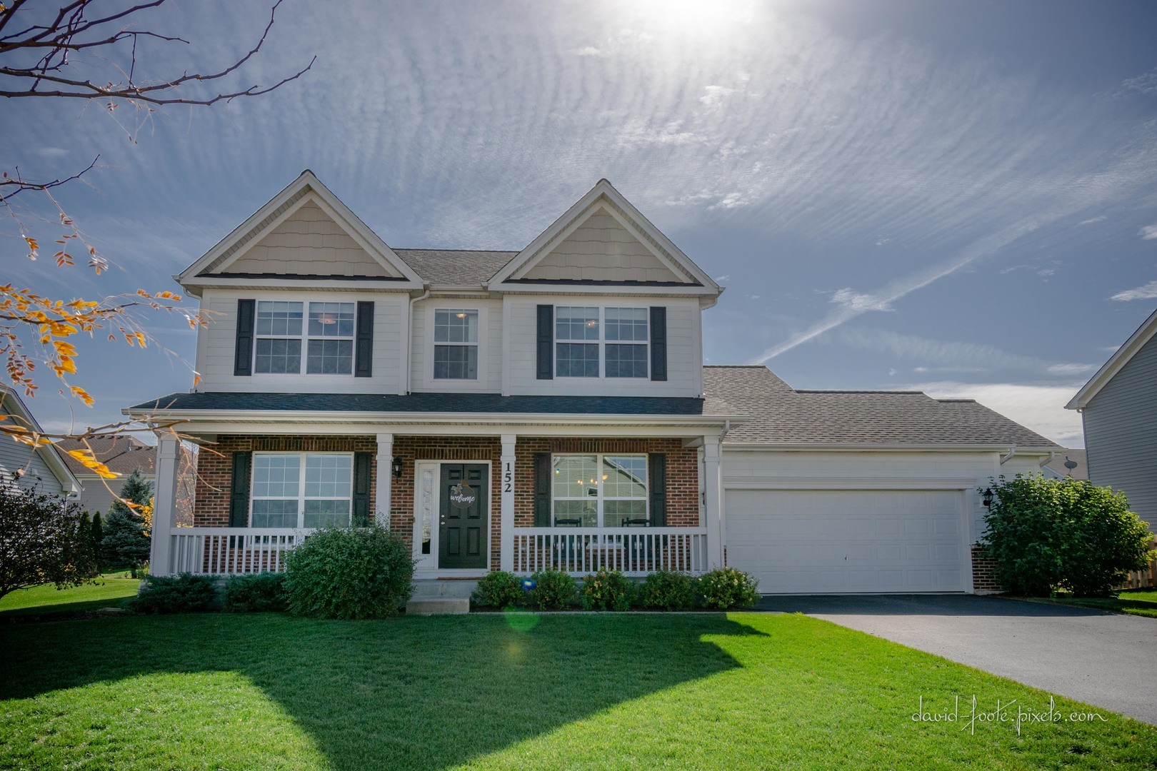 Property Photo: 152 Bluegrass Parkway IL 60543