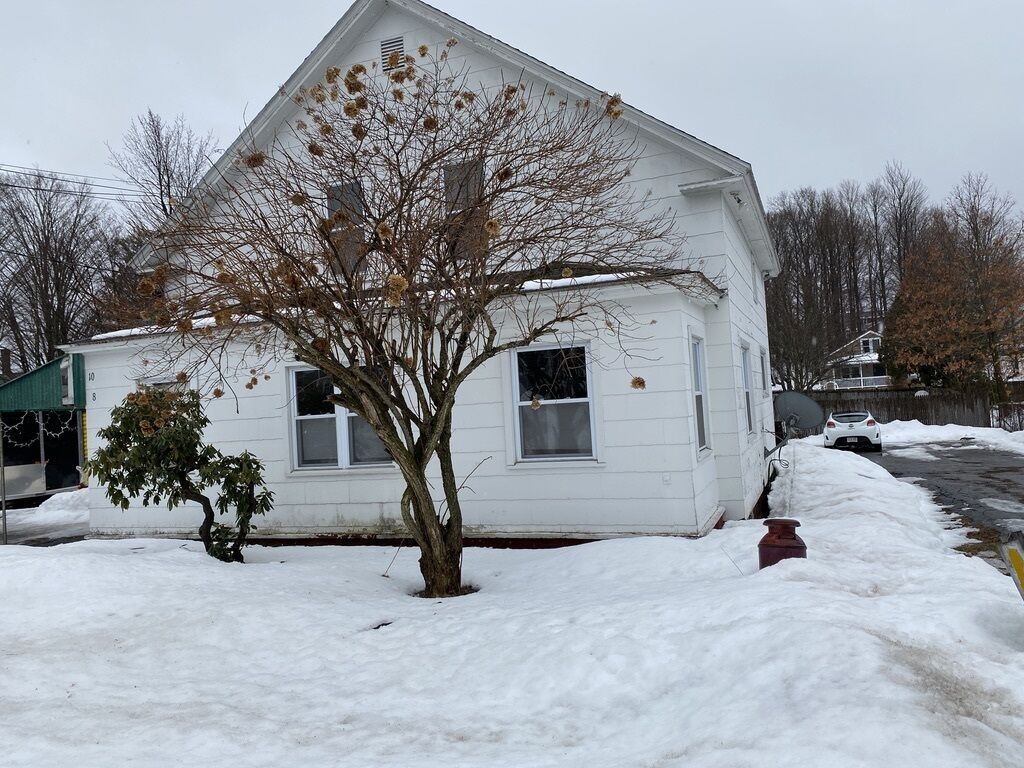 Property Photo:  10 Pine Street  NH 03452 