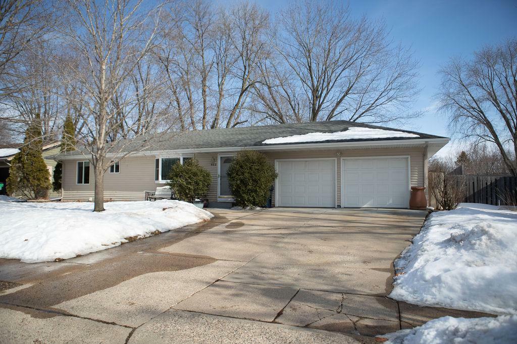 933 Beacon Lane  Apple Valley MN 55124 photo