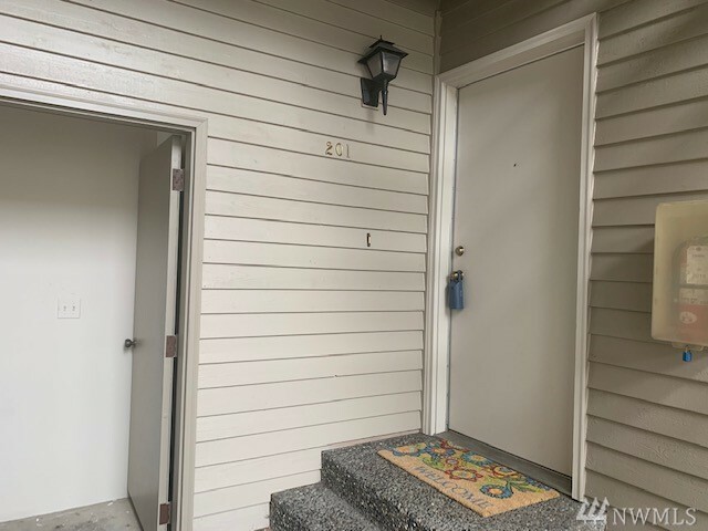 Property Photo:  9616 NE 188th St 201  WA 98011 