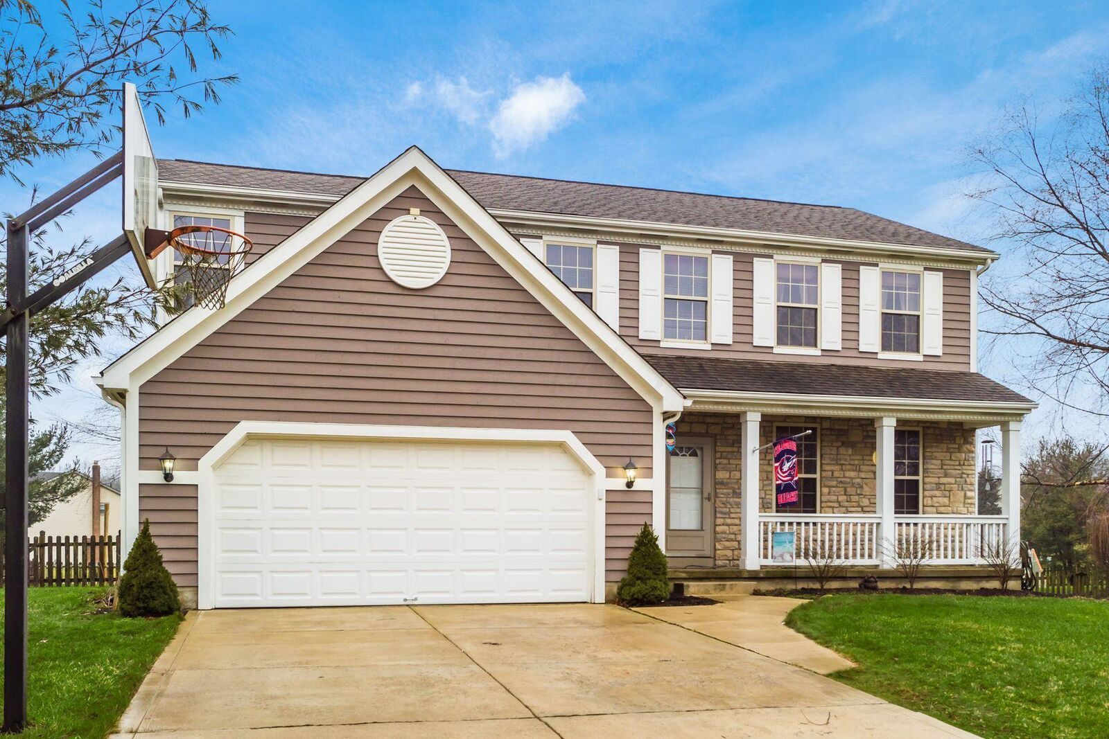 Property Photo:  1119 Summer Hill Circle  OH 43230