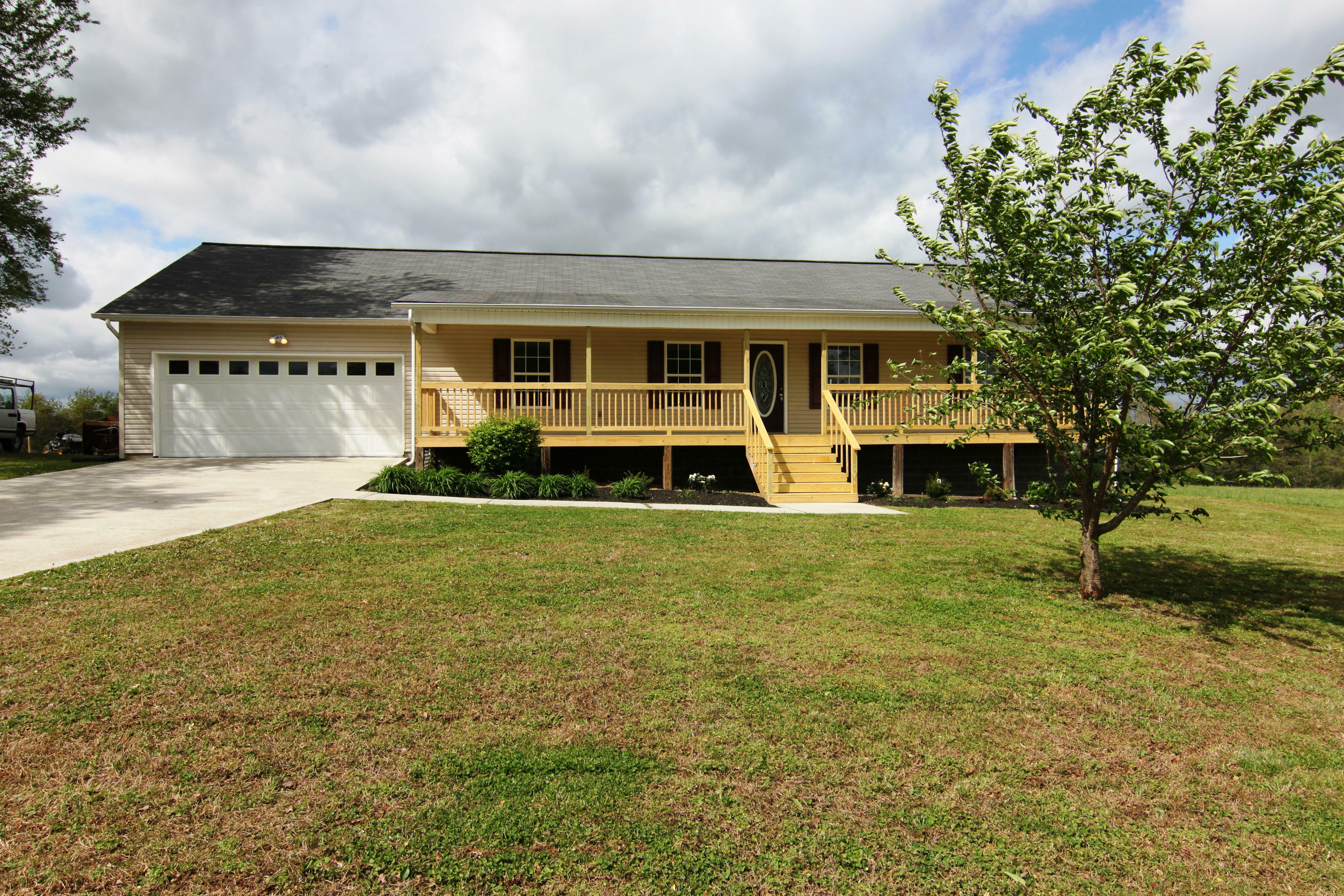 Property Photo:  2813 Pinecrest Rd  TN 37757 