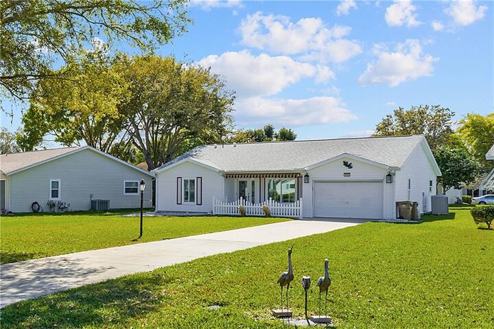 Property Photo: 5092 El Destino Drive FL 34748