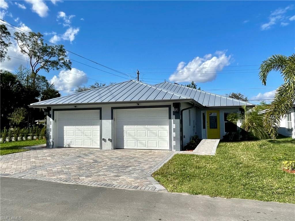 Property Photo: 152 Village Circle 17 FL 33935