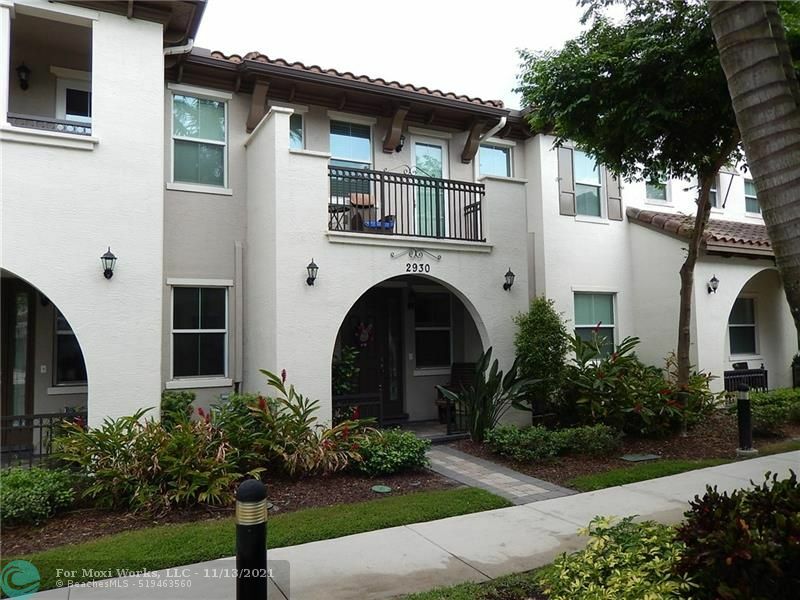 Property Photo:  2930 Cascada Isles Way 2930  FL 33024 