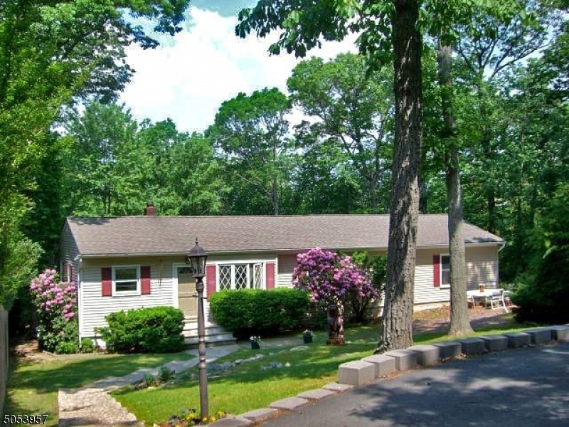 Property Photo:  81 Sutton Trl  NJ 07843 