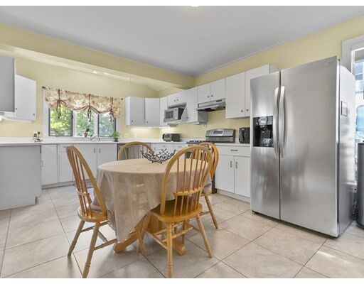 Property Photo:  165 Grant St  MA 01702 
