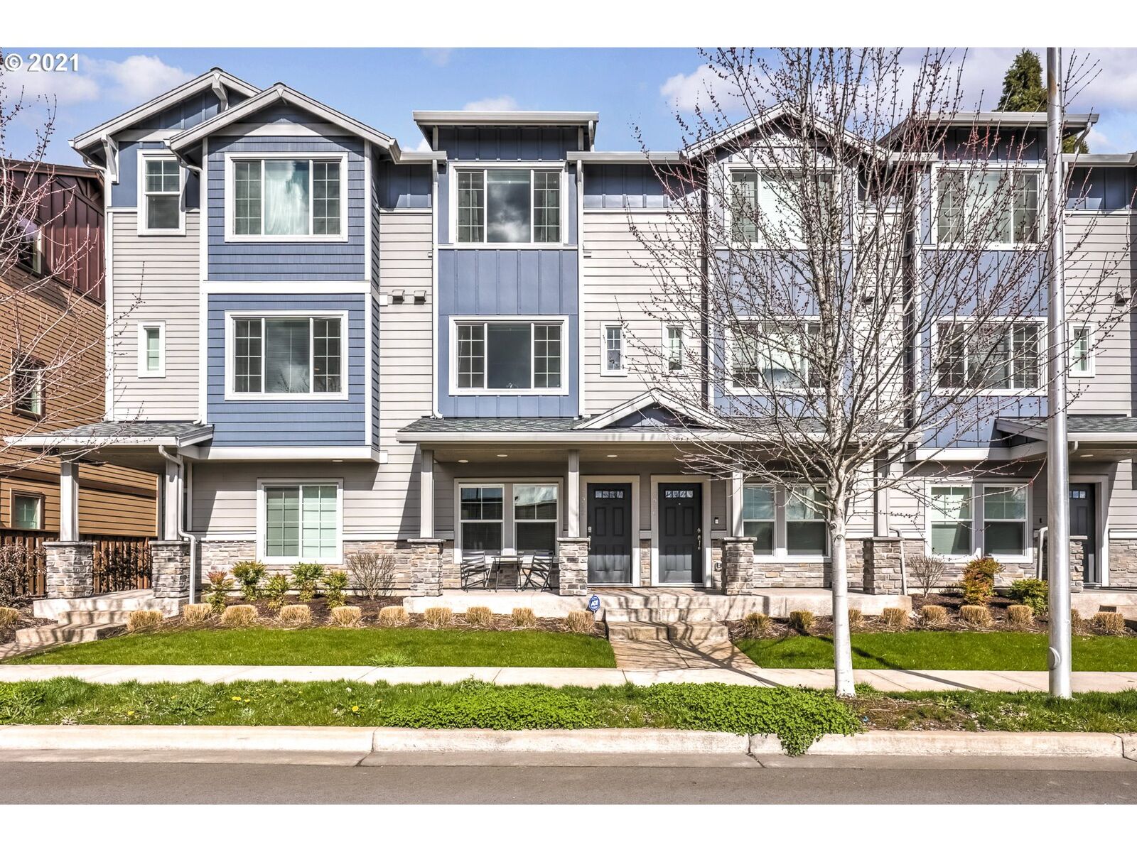 Property Photo: 7912 NE Heiser St OR 97006