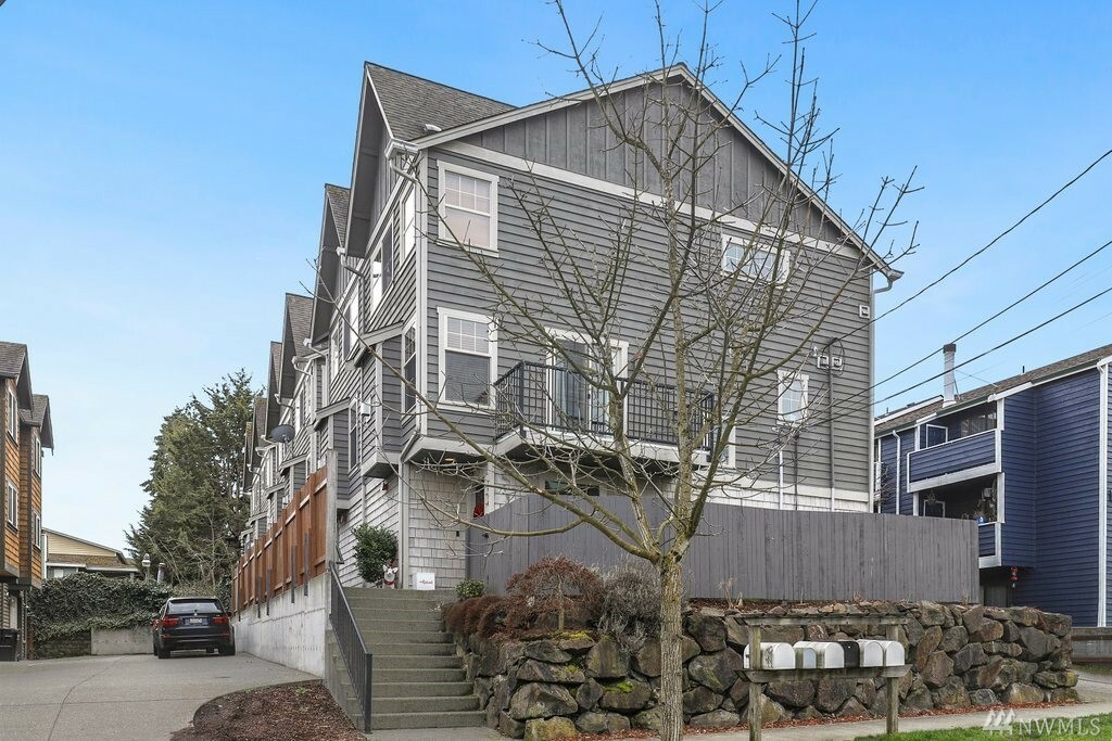 Property Photo:  747 N 95th St B  WA 98103 