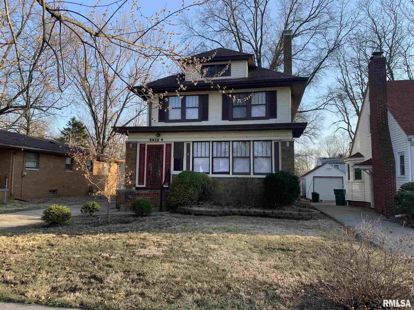 Property Photo: 2412 W Moss IL 61604