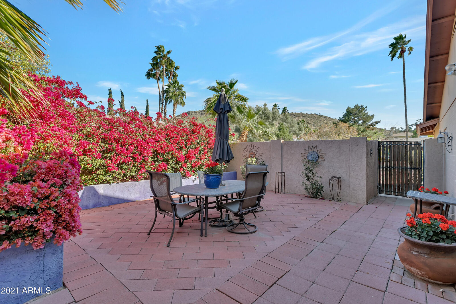 Property Photo: 224 E Surrey Avenue AZ 85022