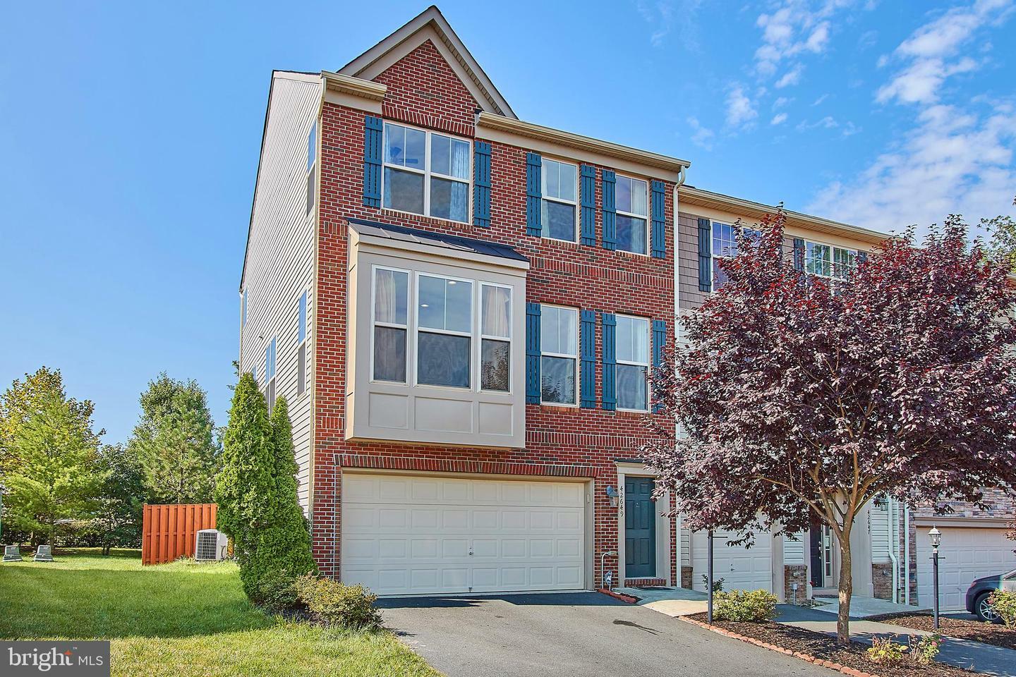 Property Photo:  42649 Macauley Place  VA 20148 