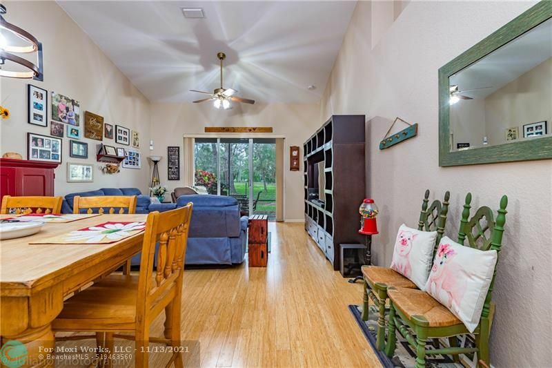 Property Photo:  2801 E Aragon Blvd 5  FL 33313 