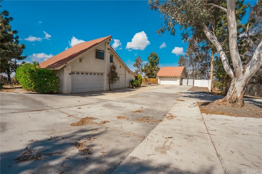 Property Photo:  14850 Multiview Drive  CA 92570 