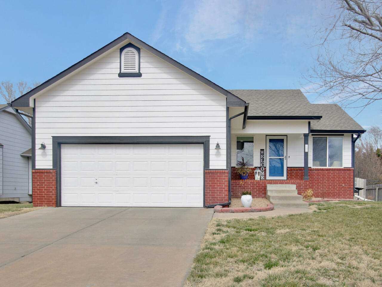 Property Photo:  2506 E Kite St  KS 67219 