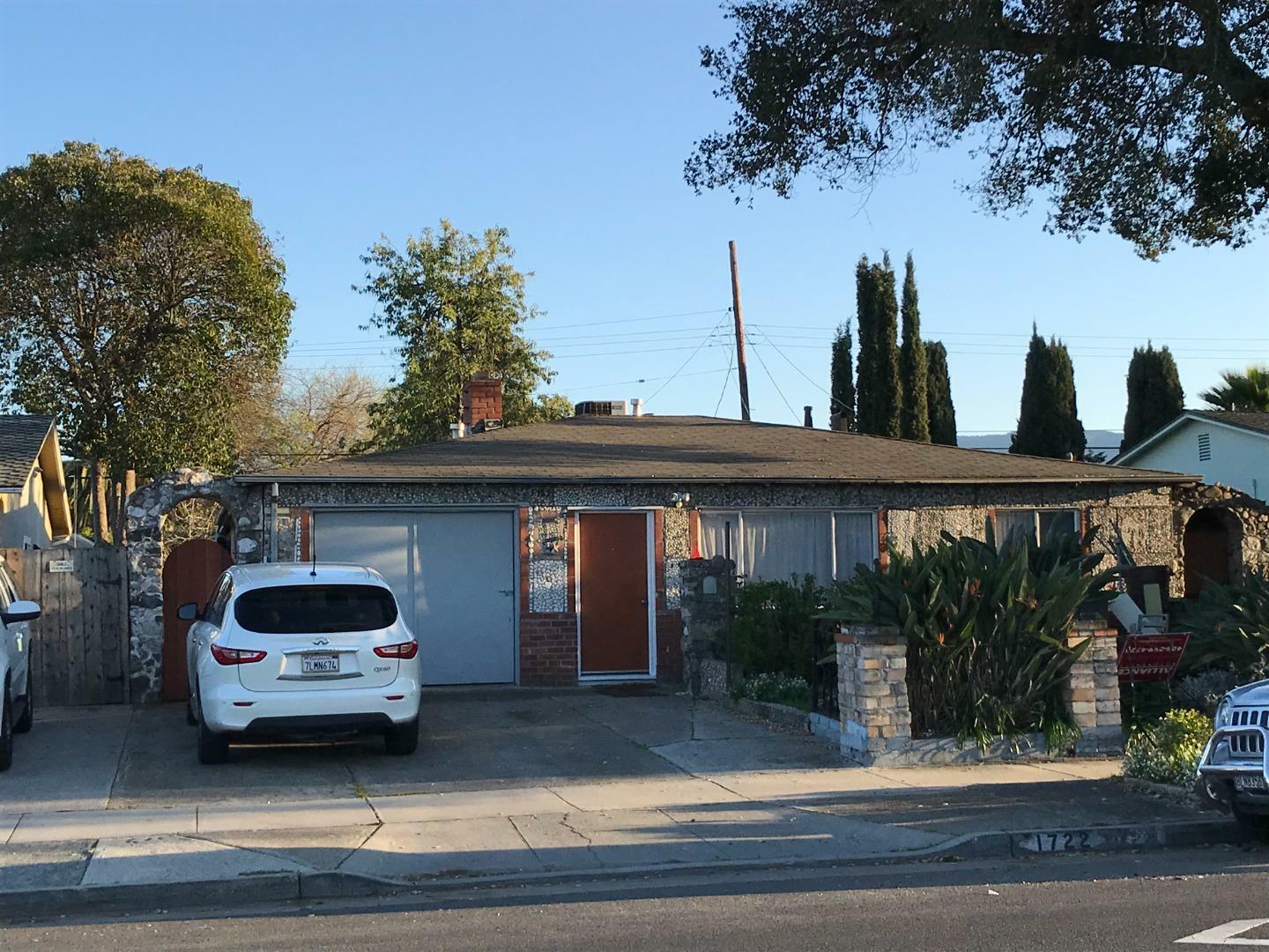 Property Photo: 1722 Foxworthy Avenue CA 95124