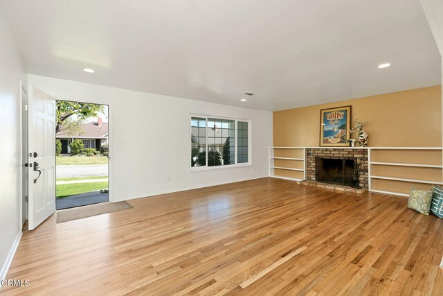 Property Photo:  335 Wesleyan Avenue  CA 93003 