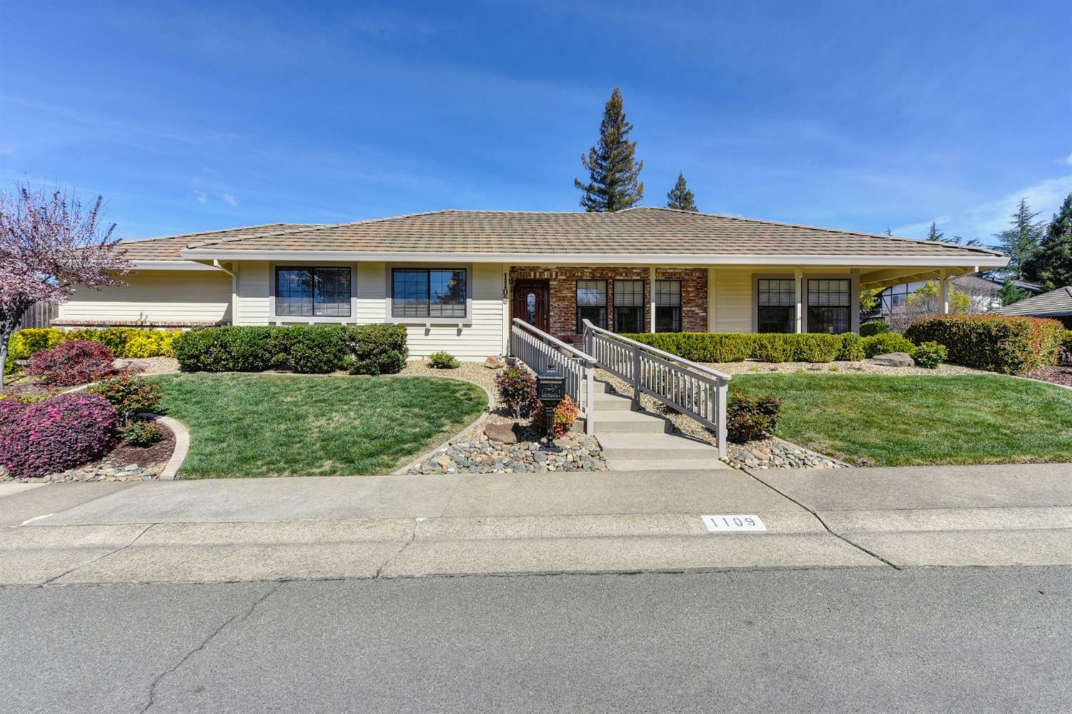 Property Photo:  1109 Newport Way  CA 95661 