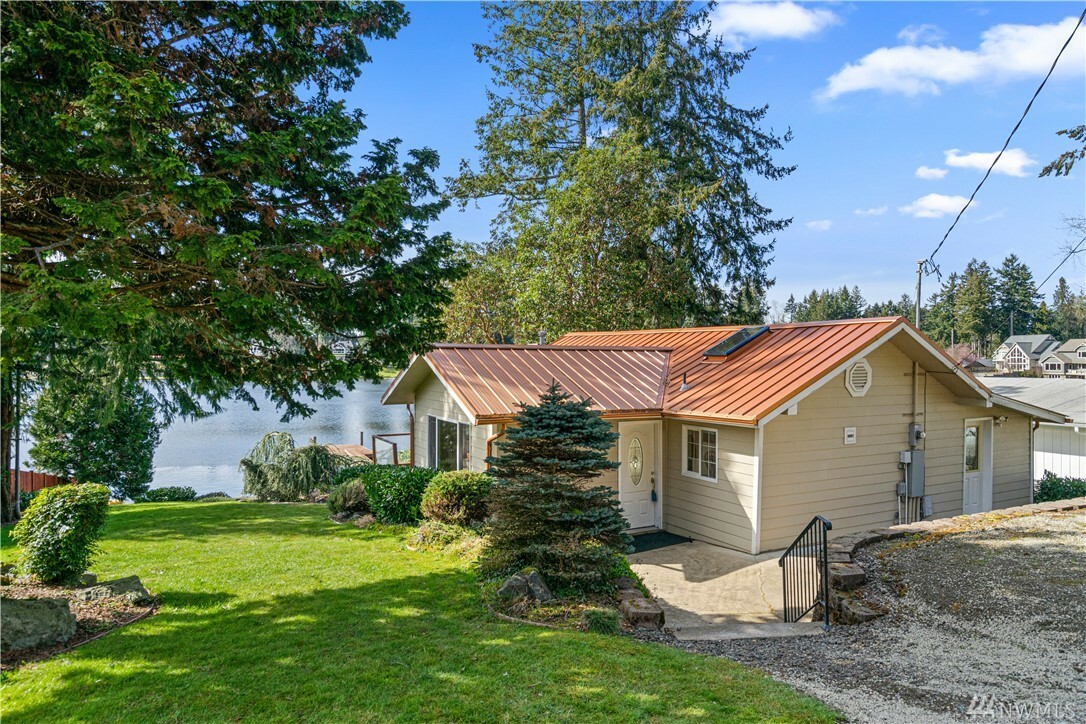 Property Photo:  2221 Carpenter Rd SE  WA 98503 