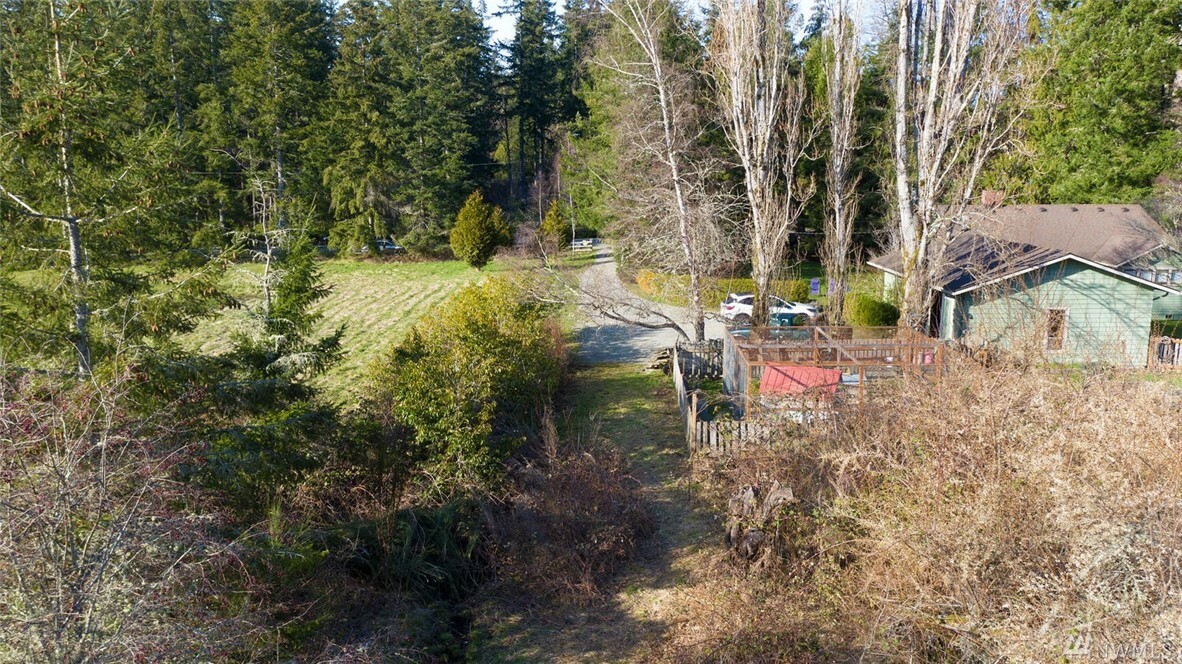 Property Photo:  105 Xx SW Cove Rd  WA 98070 