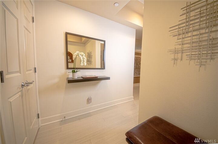 Property Photo:  7549 SE 29th St 104  WA 98040 