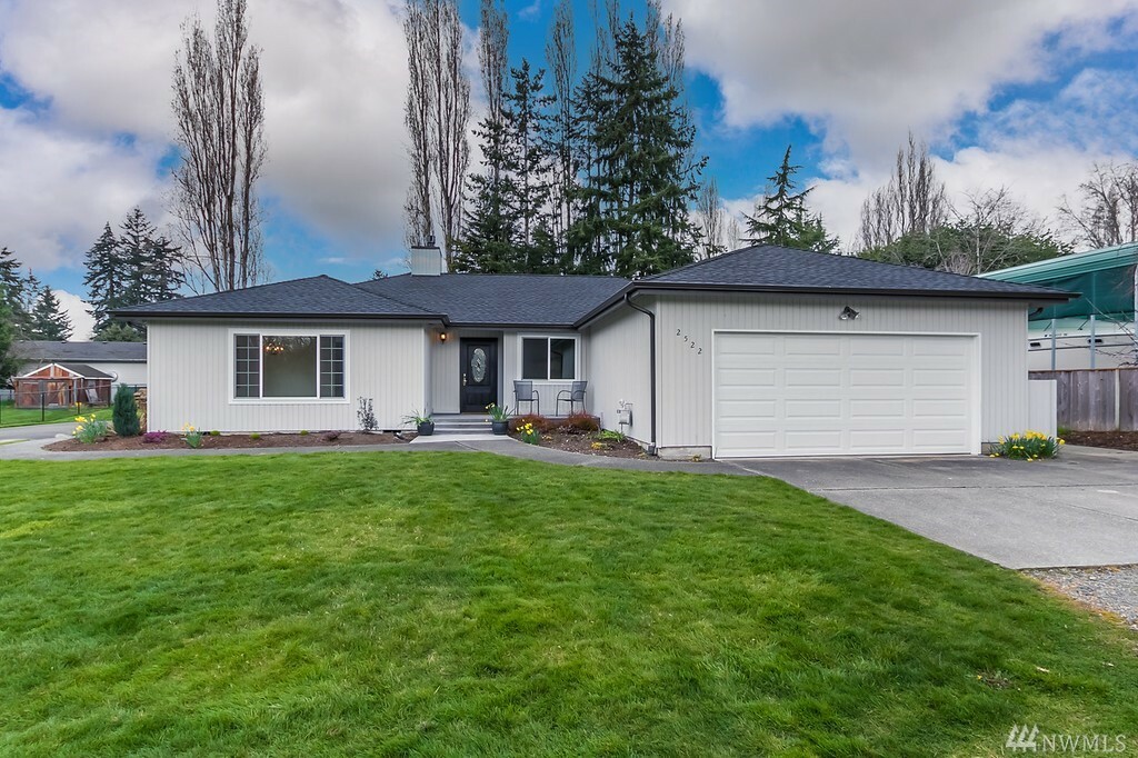 Property Photo:  2522 97th Av Ct E  WA 98371 