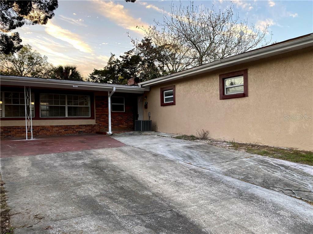 Property Photo:  1802 N Powers Drive  FL 32818 