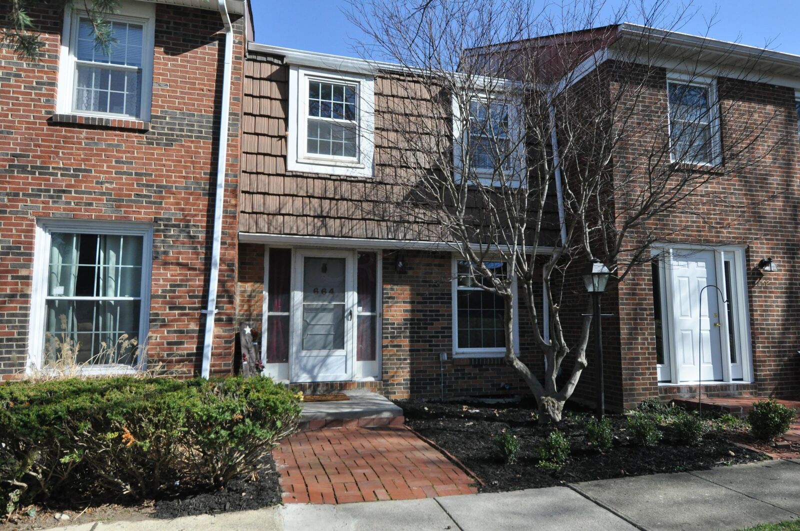 Property Photo:  664 Dlyn Street  OH 43228 