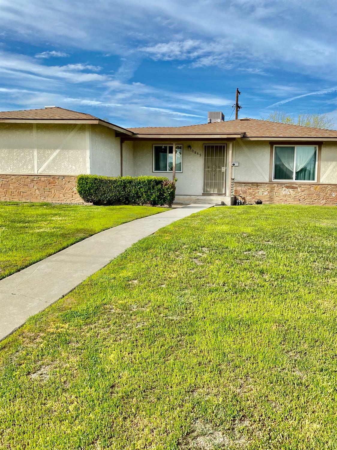 Property Photo:  2845 E Gettysburg Avenue  CA 93726 