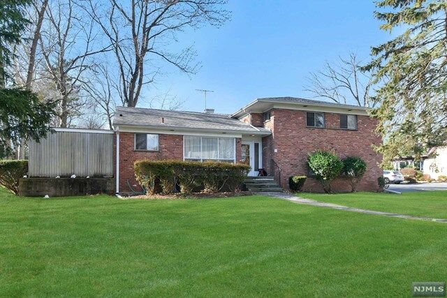 Property Photo:  5 Spruce Street  NJ 07626 