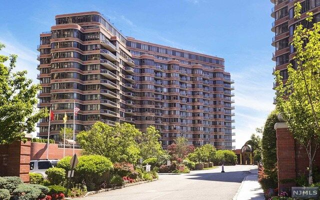 100 Carlyle Drive 15G-N  Cliffside Park NJ 07010 photo