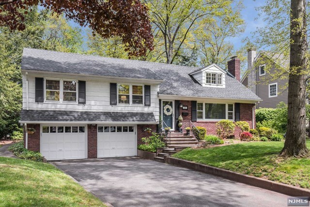 Property Photo: 315 Gramercy Place NJ 07452