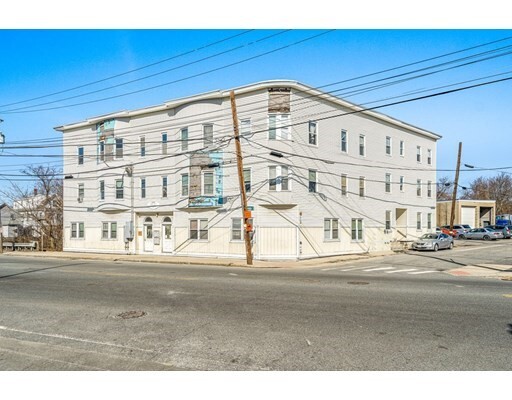 Property Photo: 762 Gorham St 3 MA 01852