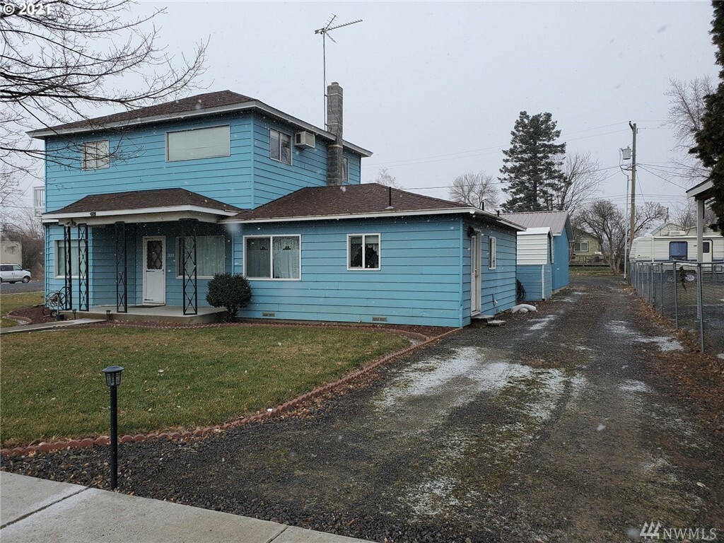 Property Photo: 309 Van Buren St OR 97813