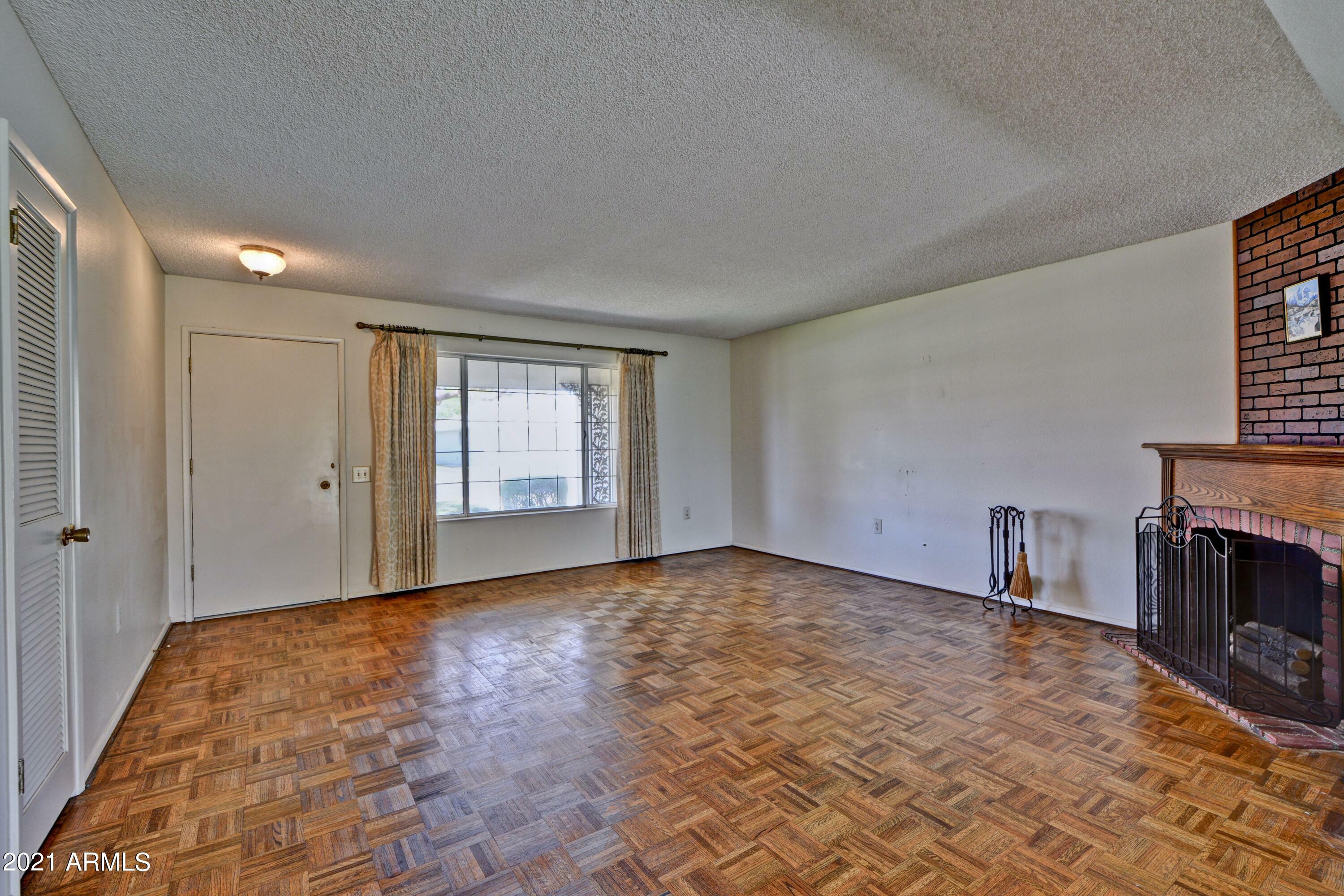 Property Photo: 9541 W Shasta Drive AZ 85351